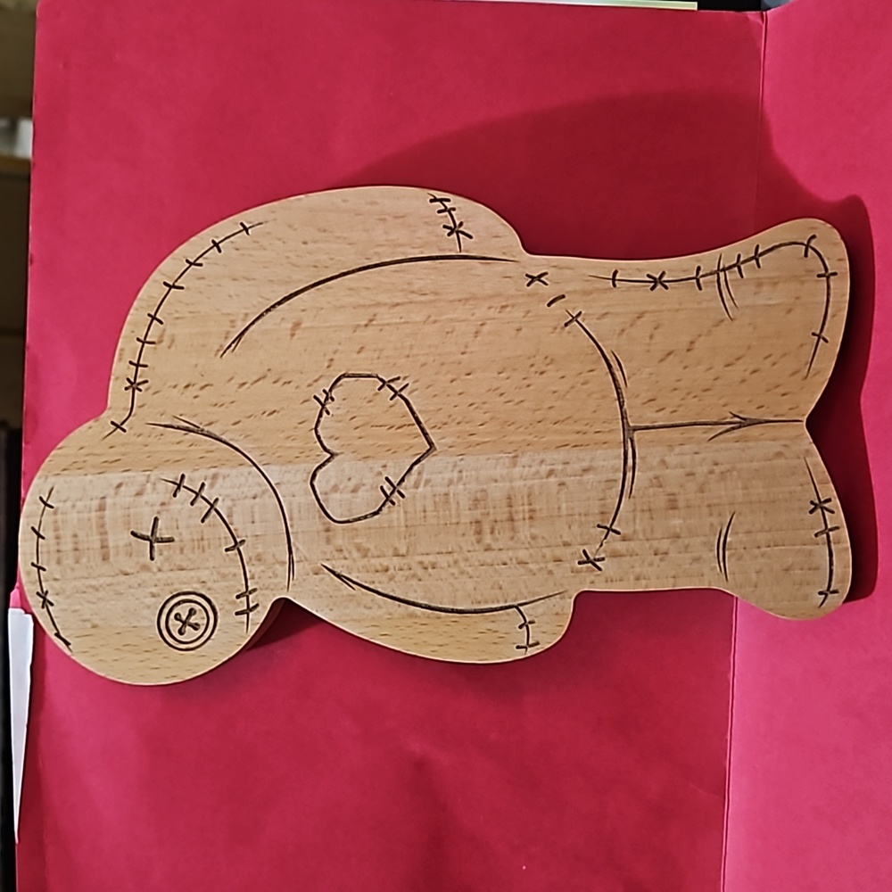 SPELL BOUND CUTTING BOARD WITH KNIFE STORAGE (FRED)